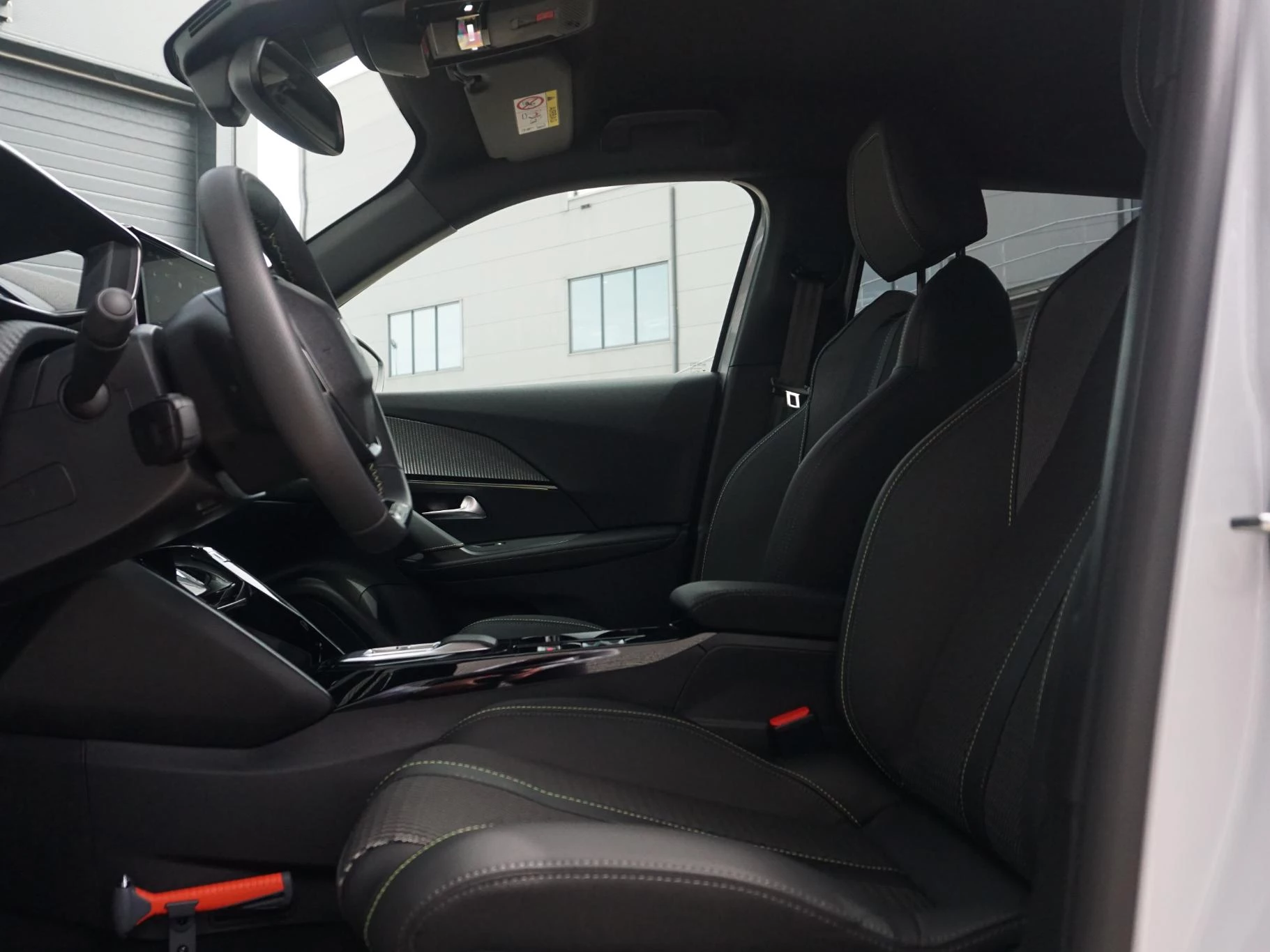 Hoofdafbeelding Peugeot e-2008