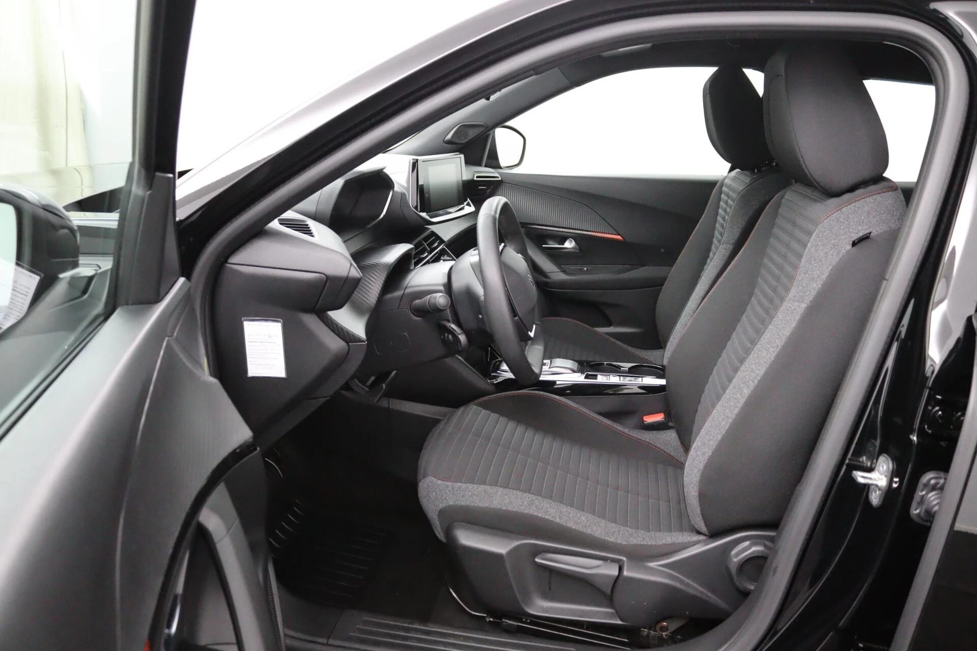 Hoofdafbeelding Peugeot e-2008