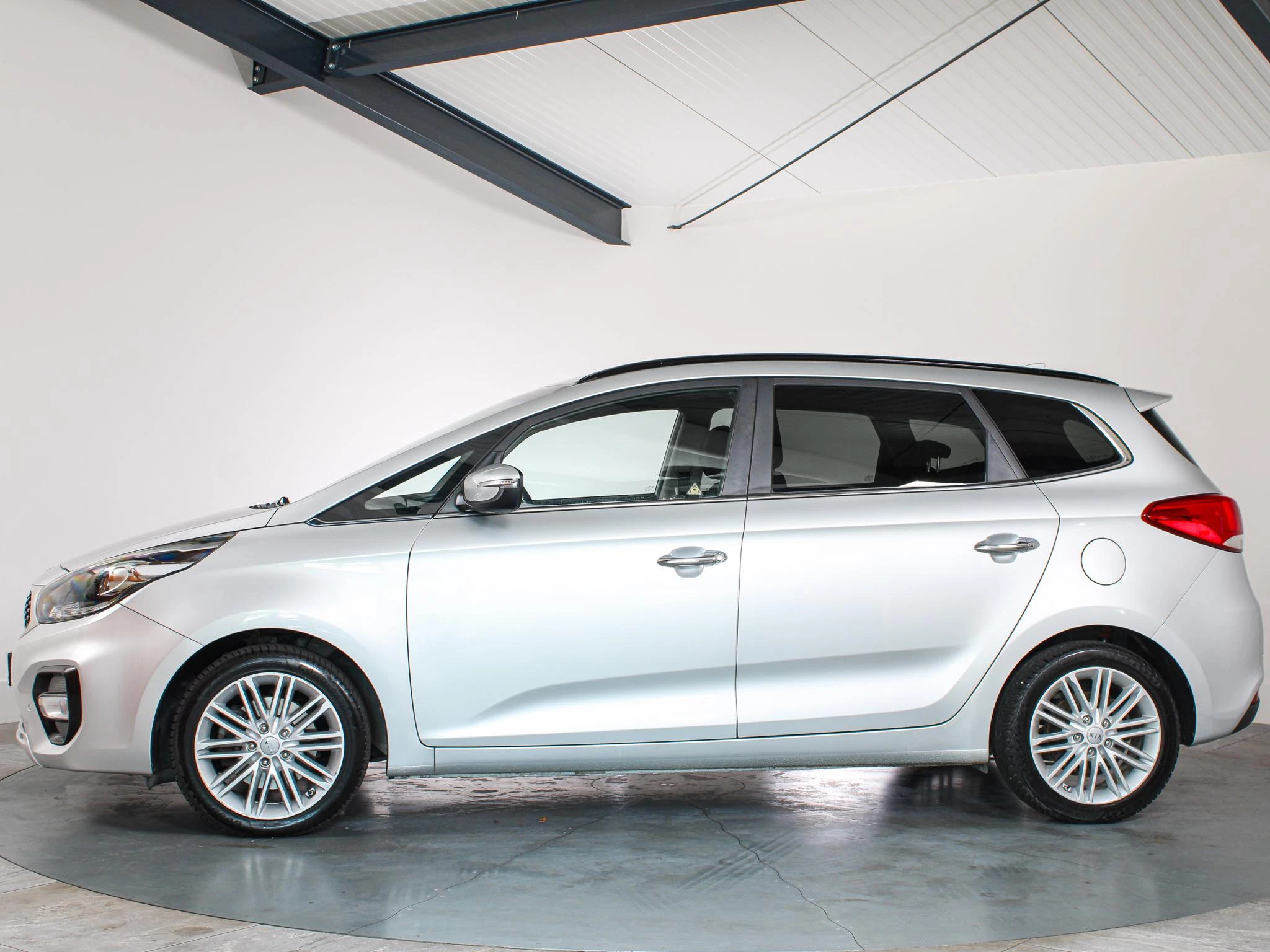 Hoofdafbeelding Kia Carens