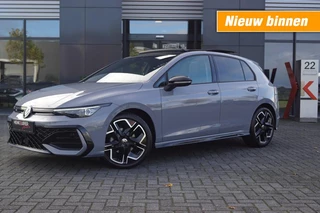 Volkswagen Golf R-line 1.5 eTSI 150pk DSG facelift Black style/Panodak /Trekhaak wegklb./IQ Matrix LED /Head-up