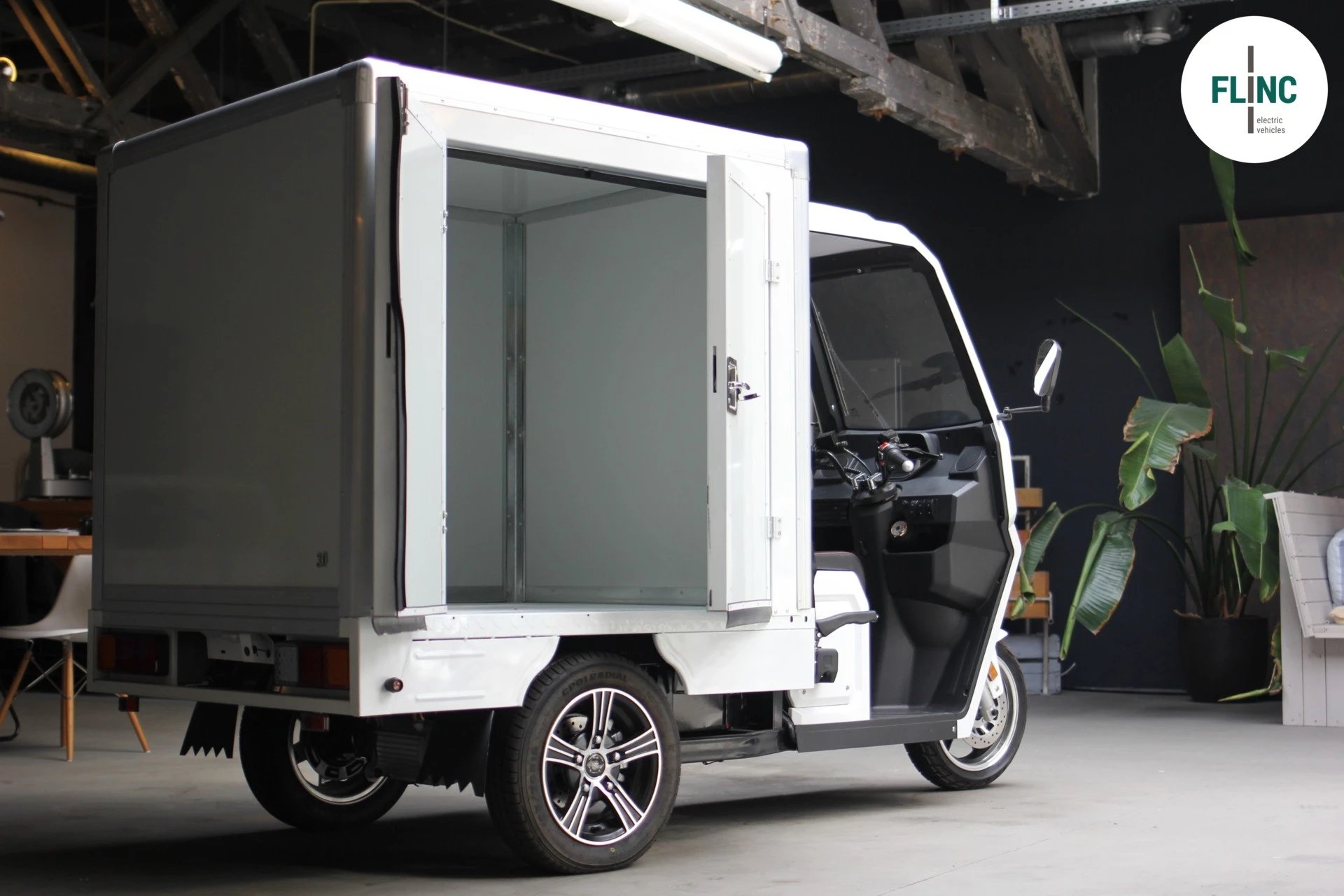 Hoofdafbeelding Flinc-EV Tuktuk Lithium 7.2