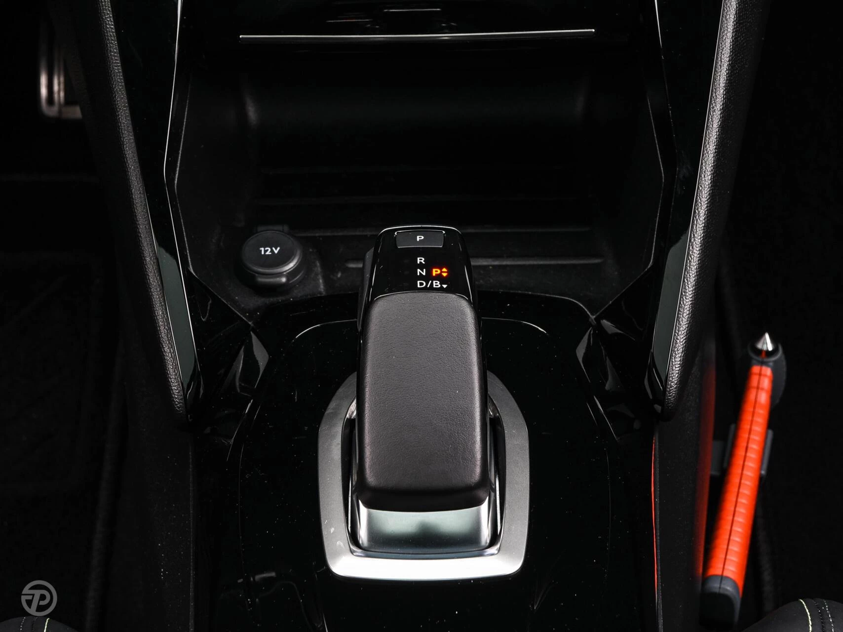 Hoofdafbeelding Peugeot e-2008