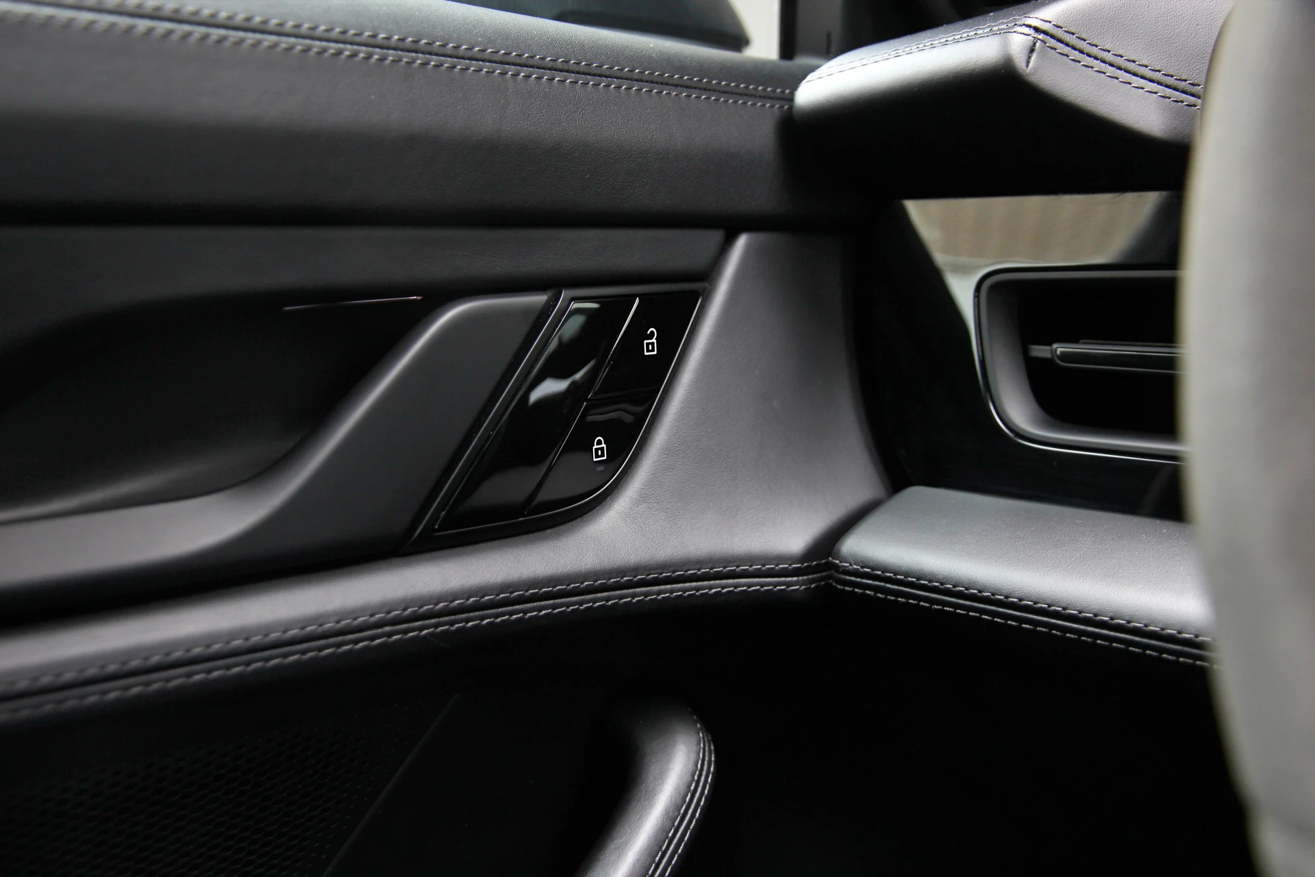 Hoofdafbeelding Porsche Taycan