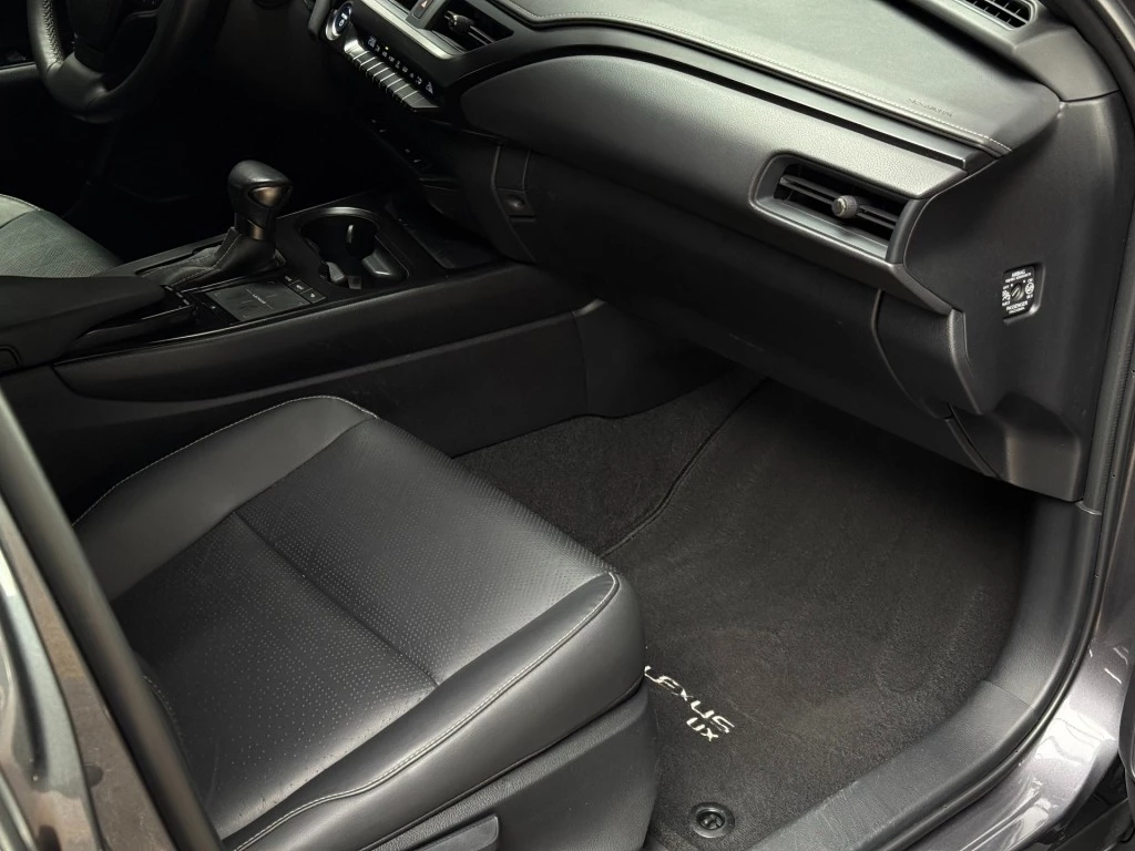 Hoofdafbeelding Lexus UX