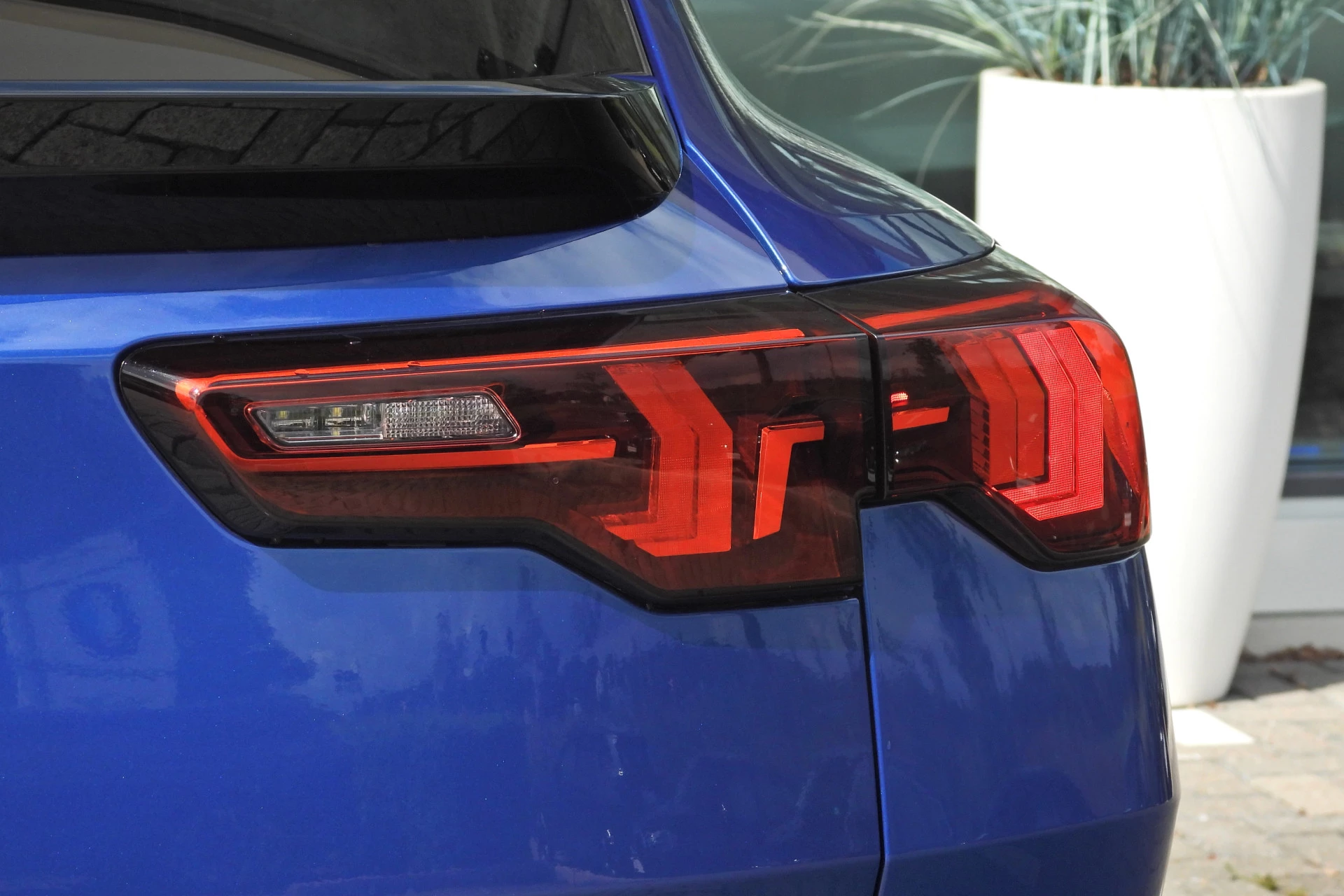 Hoofdafbeelding BMW iX2