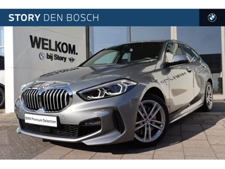 BMW 1 Serie 120i M Sport Automaat / BMW M 50 Jahre uitvoering / Sportstoelen / LED / M Sportonderstel / Parking Assistant / Live Cockpit Professional