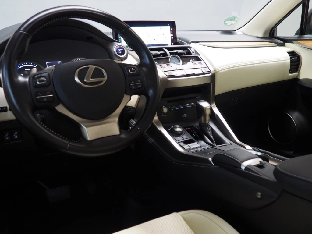 Hoofdafbeelding Lexus NX