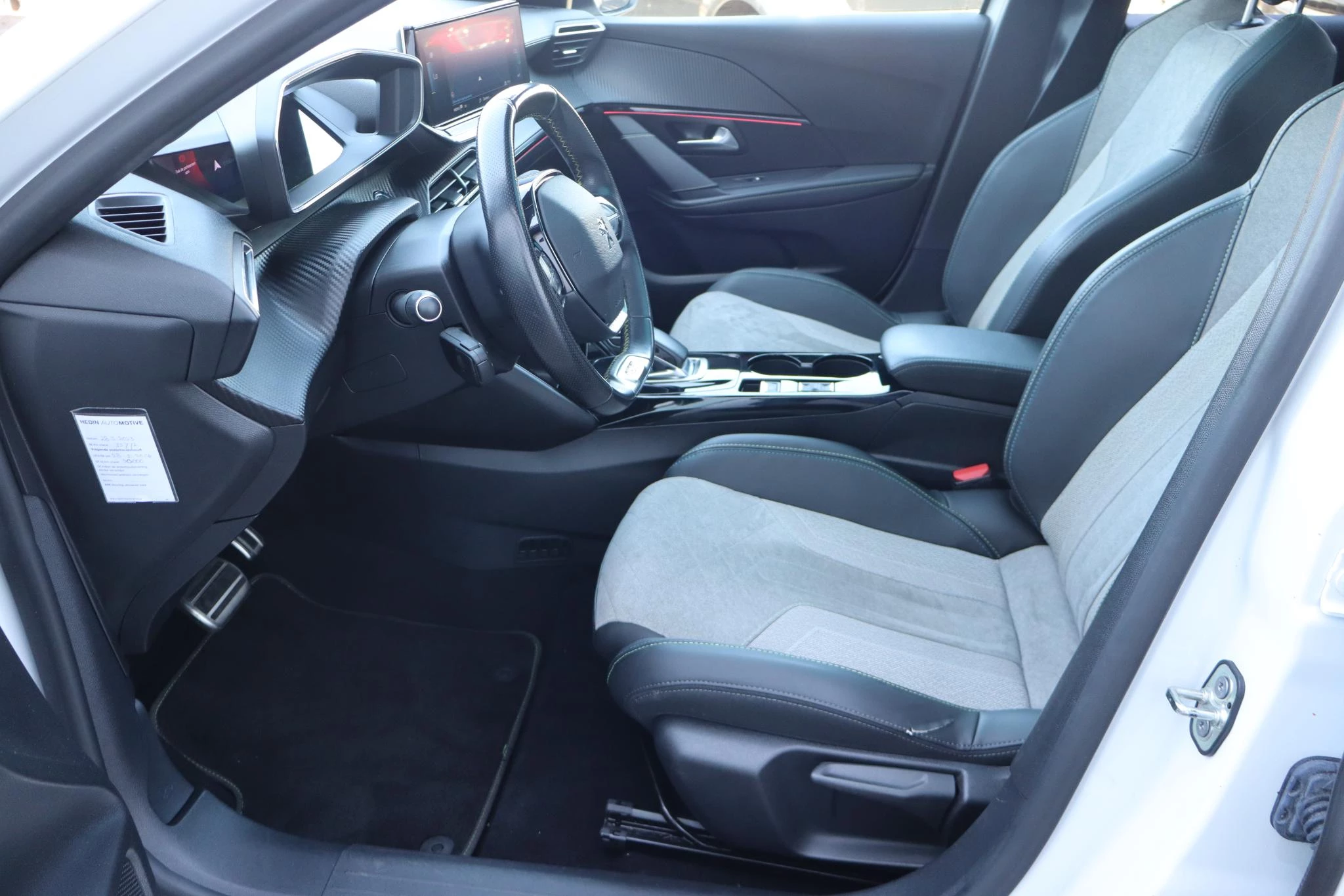 Hoofdafbeelding Peugeot e-208