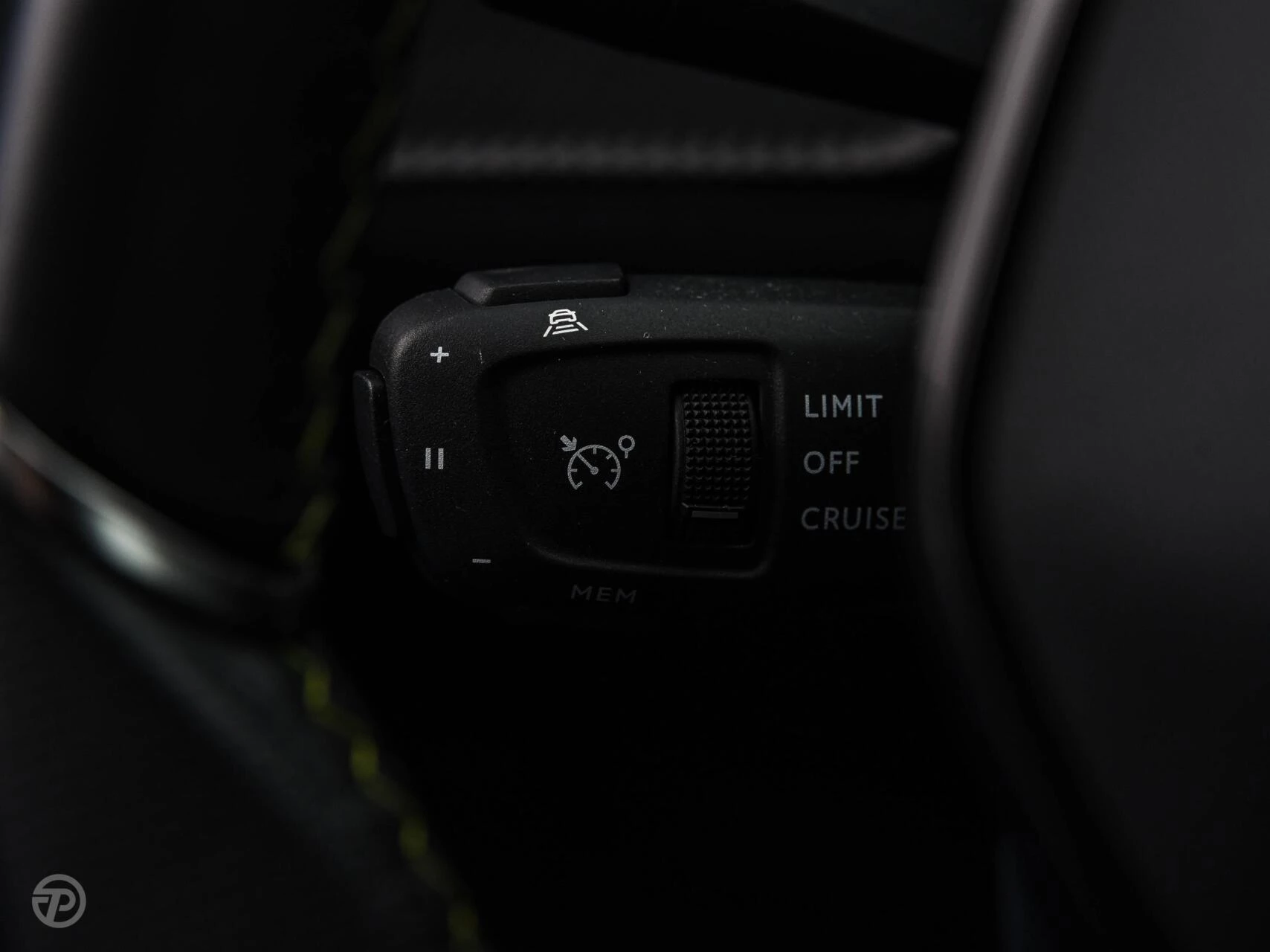 Hoofdafbeelding Peugeot e-2008