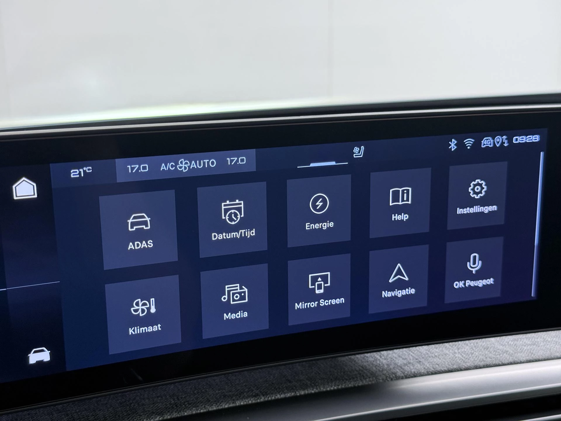 Hoofdafbeelding Peugeot e-5008