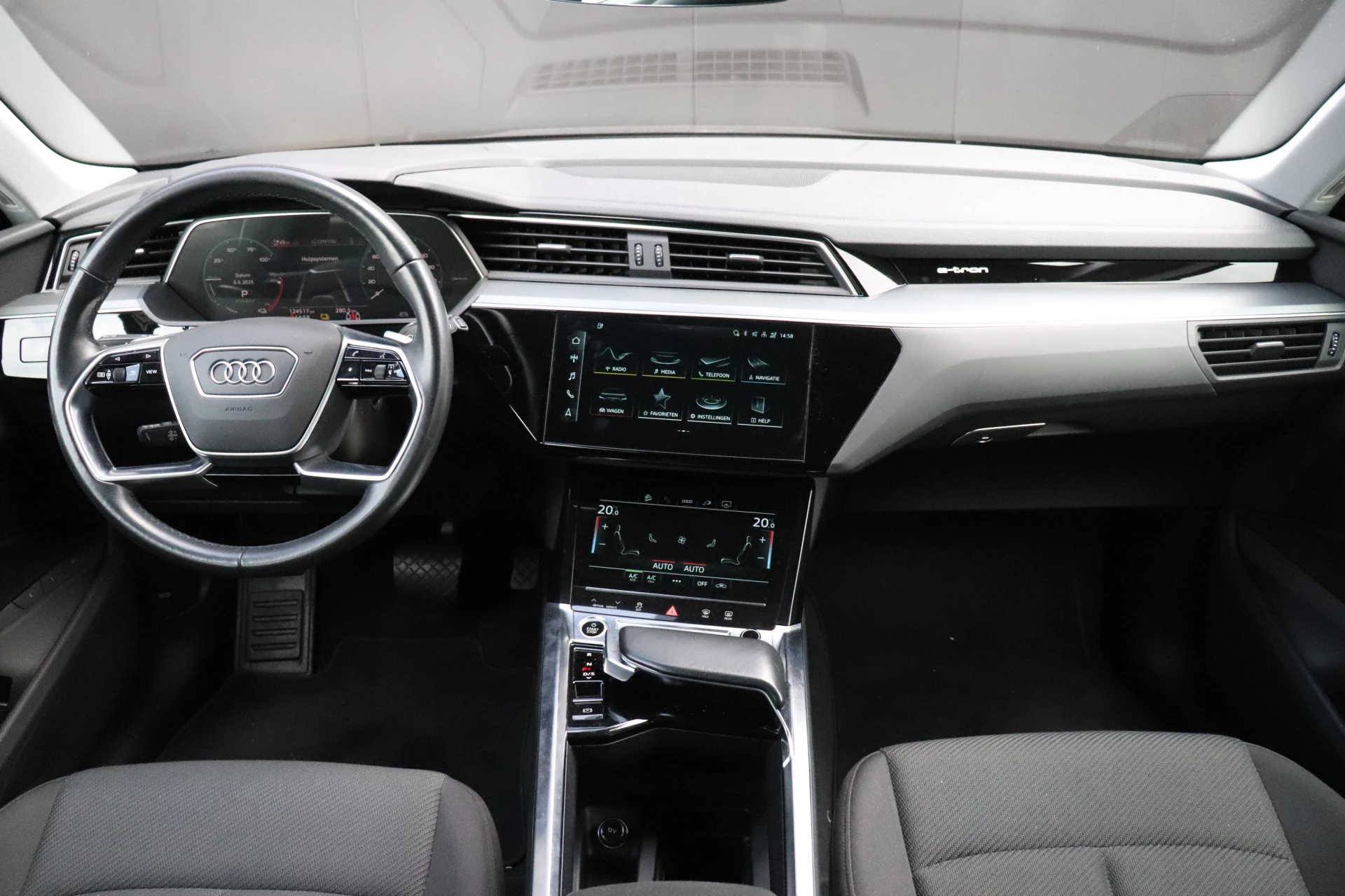 Hoofdafbeelding Audi e-tron
