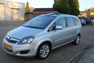 Opel Zafira Opel Zafira 1.8 Cosmo (2011)