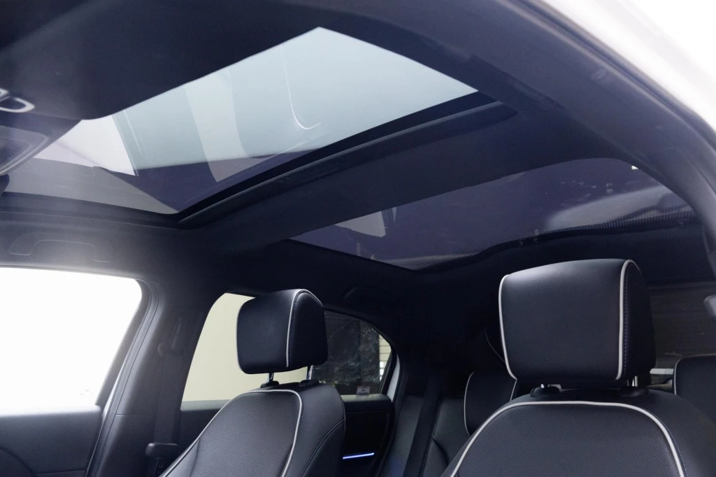Hoofdafbeelding Honda e:Ny1