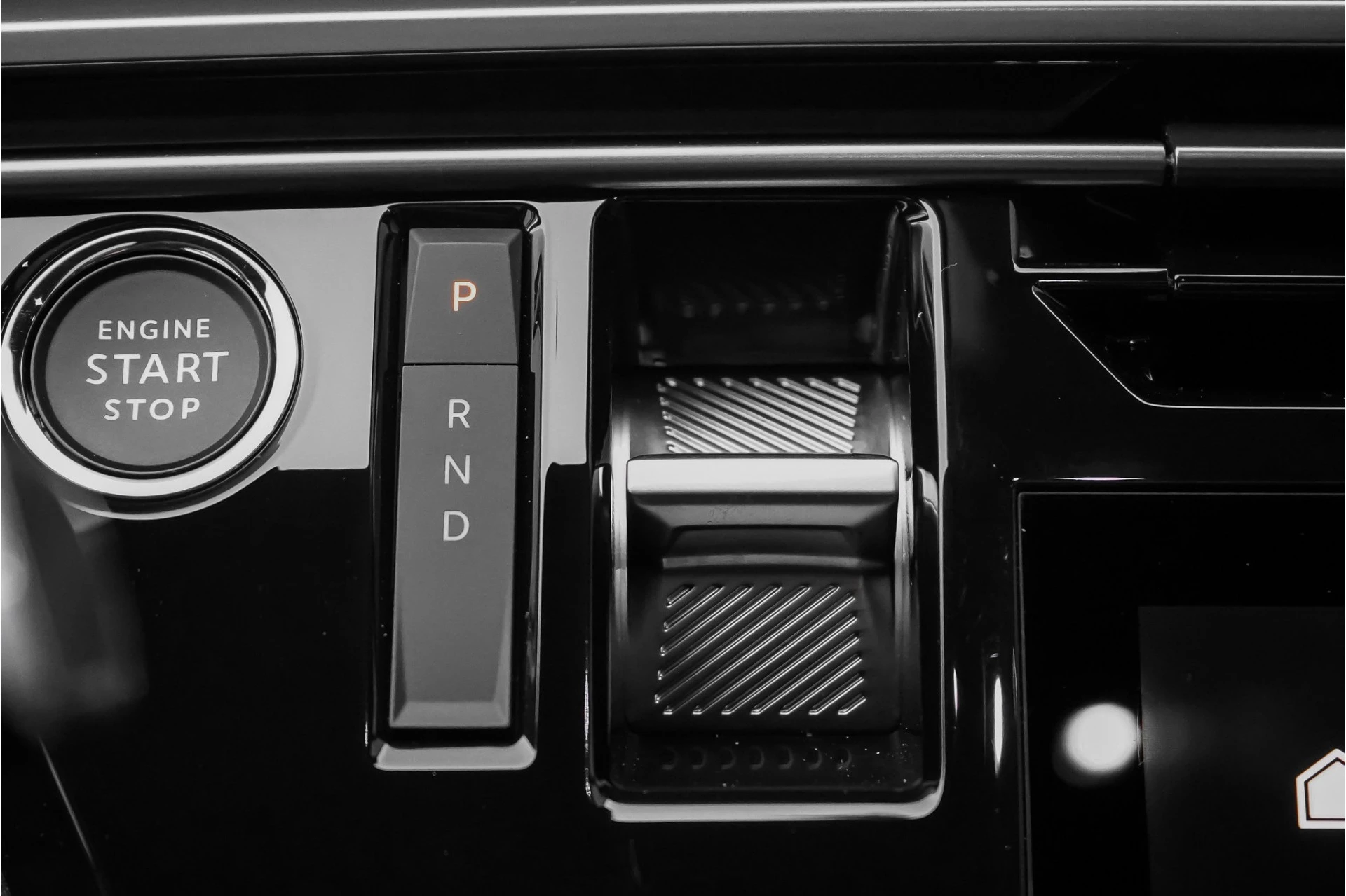 Hoofdafbeelding Peugeot e-3008