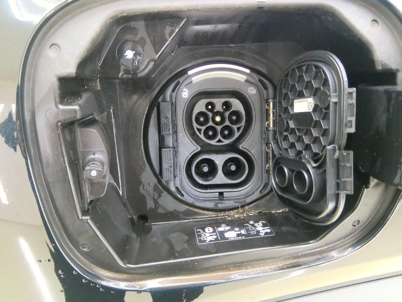 Hoofdafbeelding Mercedes-Benz EQA