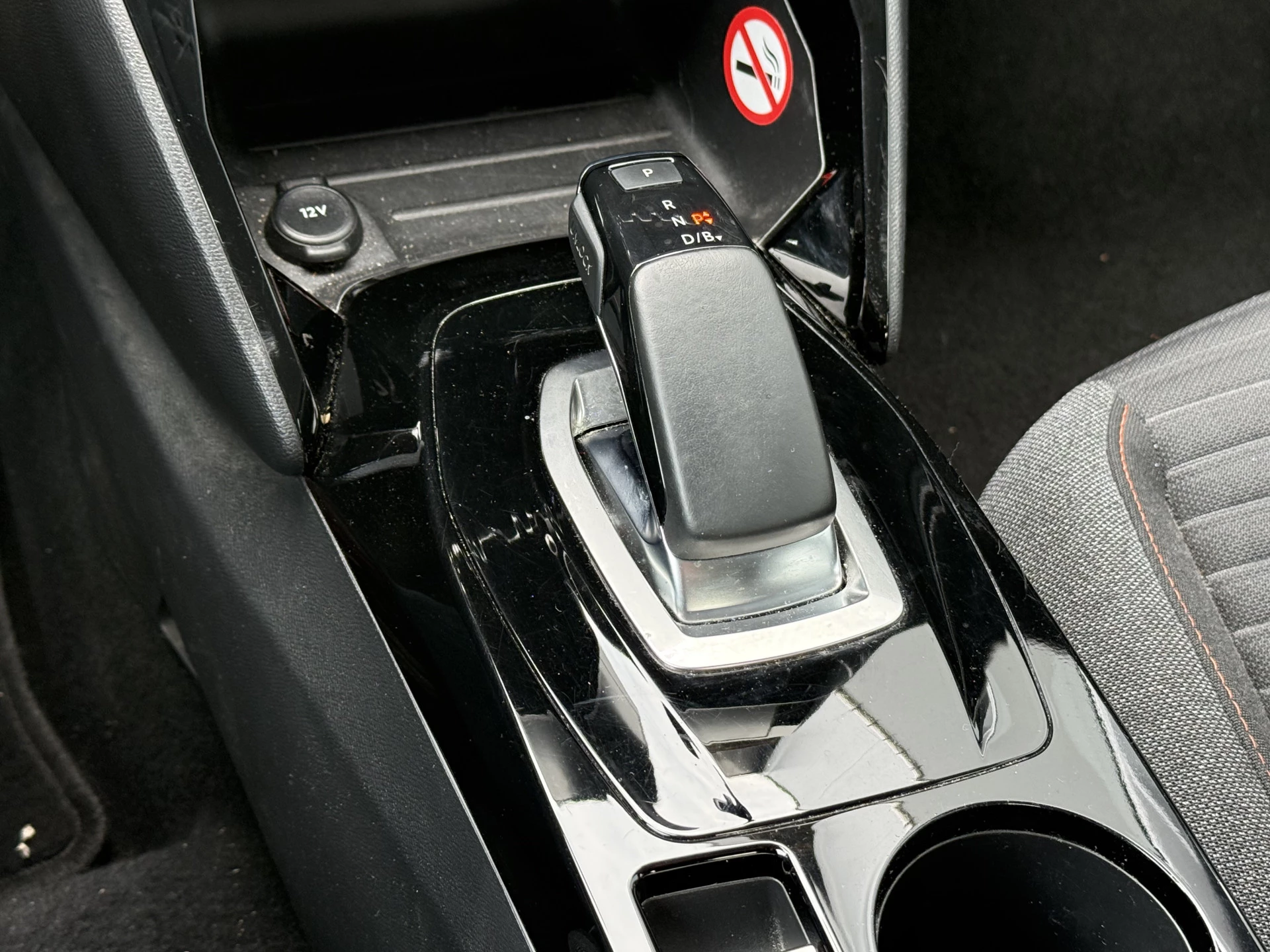 Hoofdafbeelding Peugeot e-208