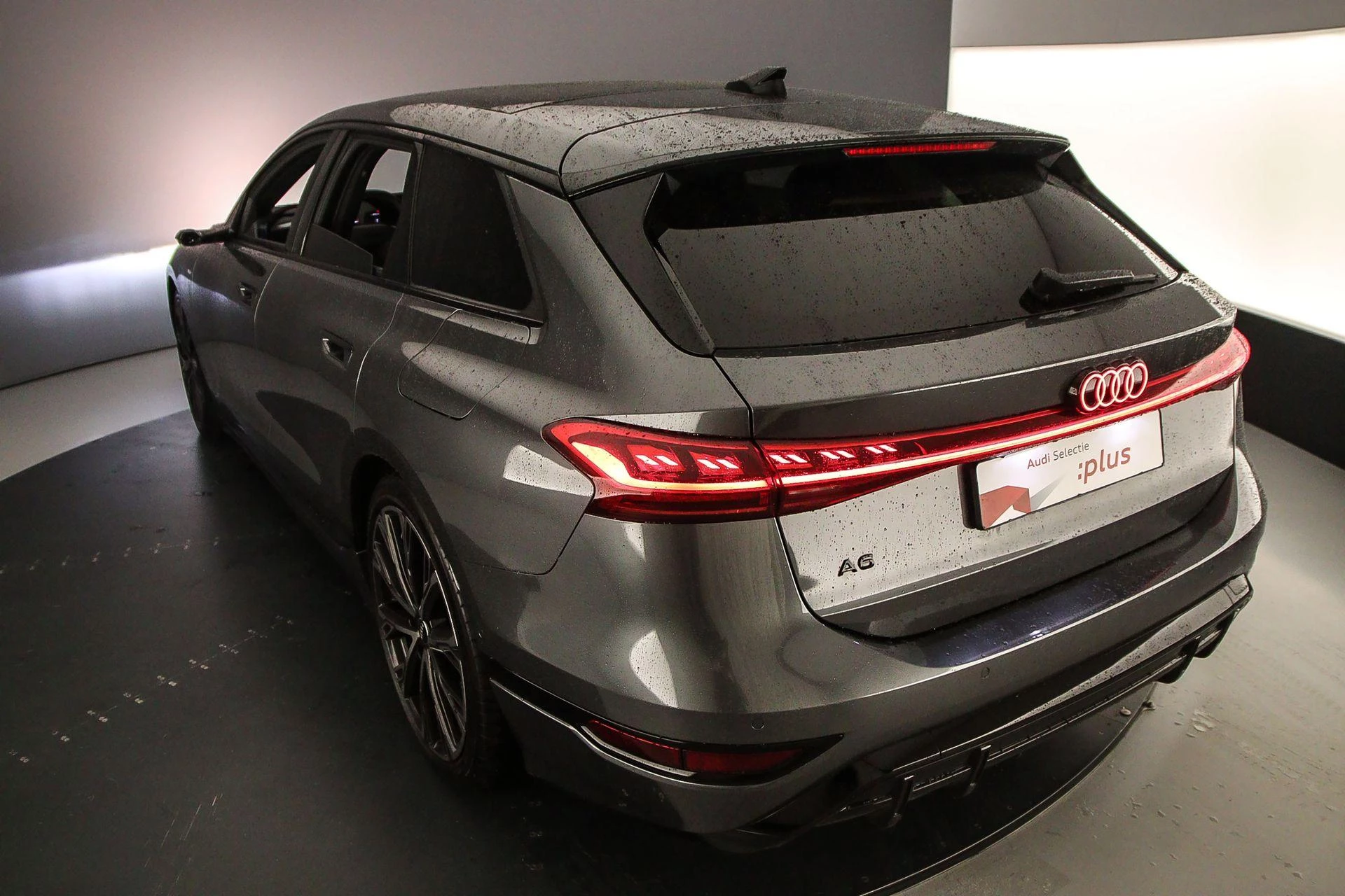 Hoofdafbeelding Audi A6 Avant e-tron