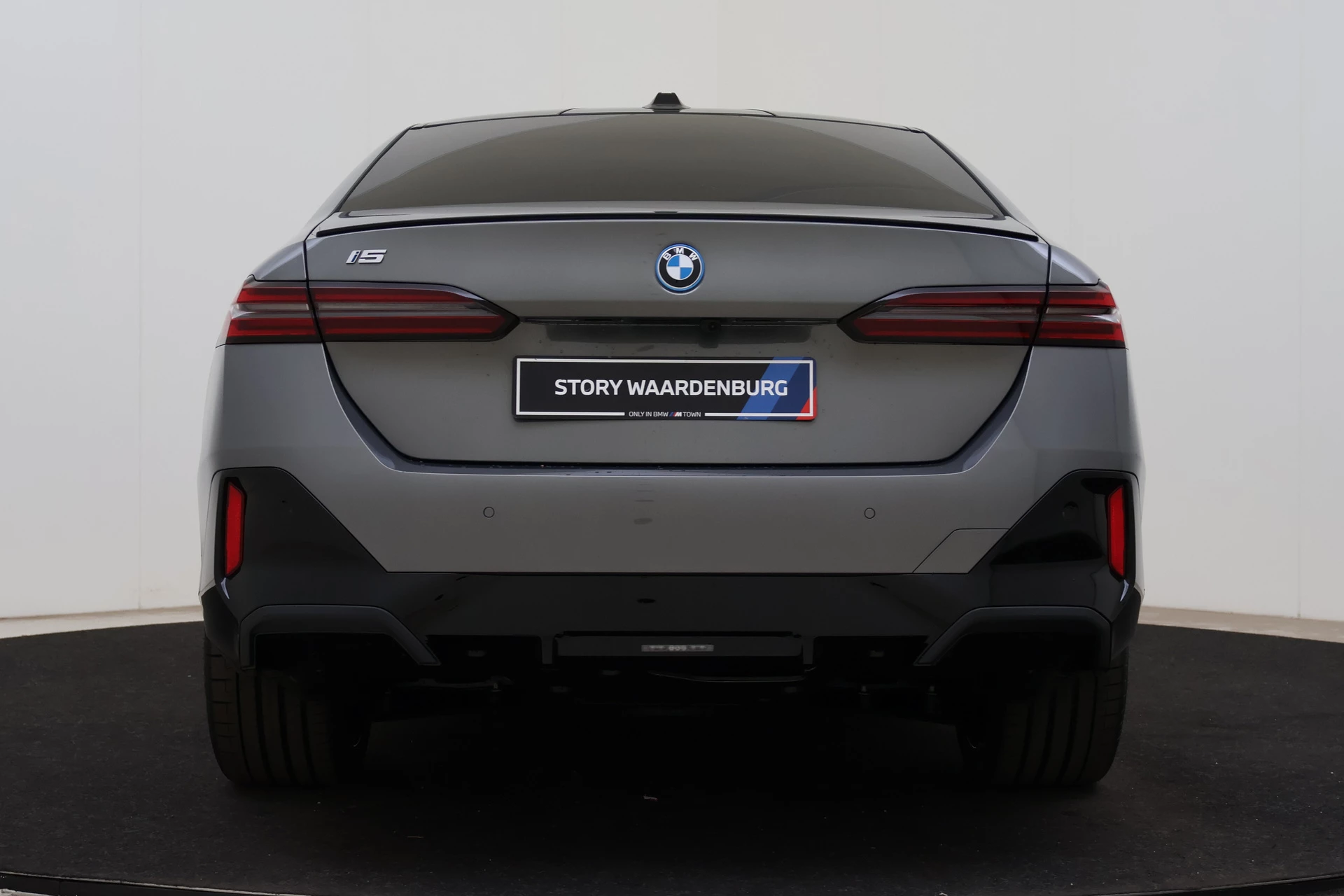 Hoofdafbeelding BMW i5