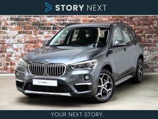 BMW X1 sDrive20i High Executive xLine Automaat / Navigatie Plus / Trekhaak / LED / Head-Up Display / Stoelverwarming / Climate Control / 18 Inch / Parkeersensoren voor+achter / Cruise Control / Lichtpakket / Bluetooth