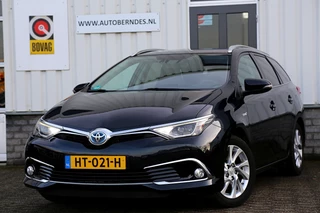 Toyota Auris Touring Sports 1.8 Hybrid Lease pro*NL-Auto*Perfect dealer Onderh.*Pano/Afneemb.Trekhaak/Half Leder/Stoelverw./Camera/Rijstrooksens./Parkeersens.V+A/16 inch LM*