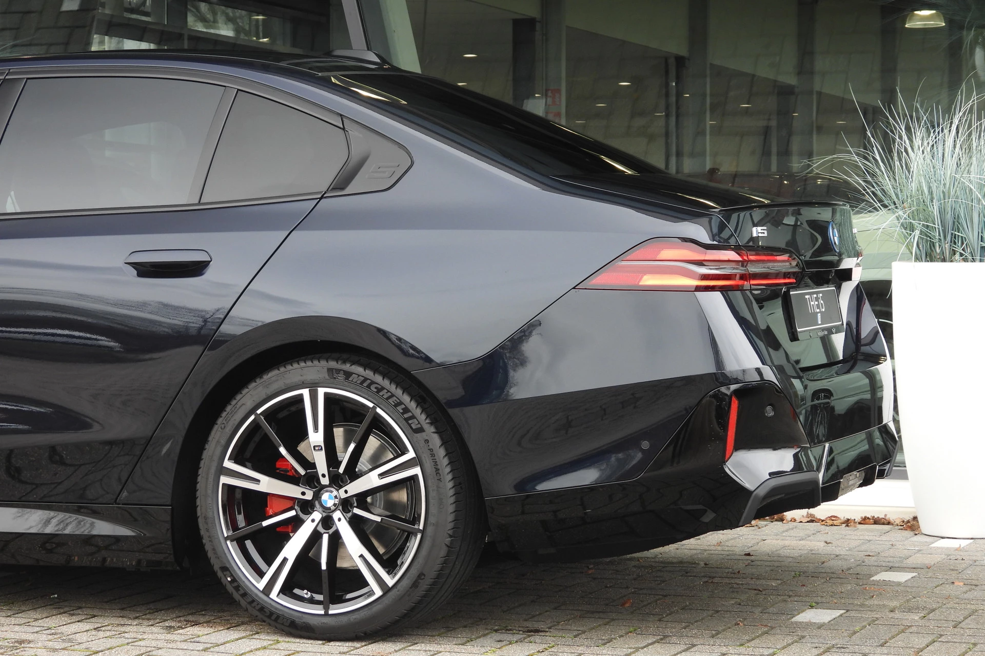 Hoofdafbeelding BMW i5