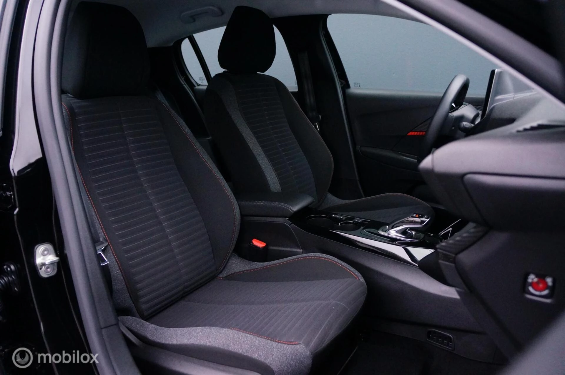 Hoofdafbeelding Peugeot e-208