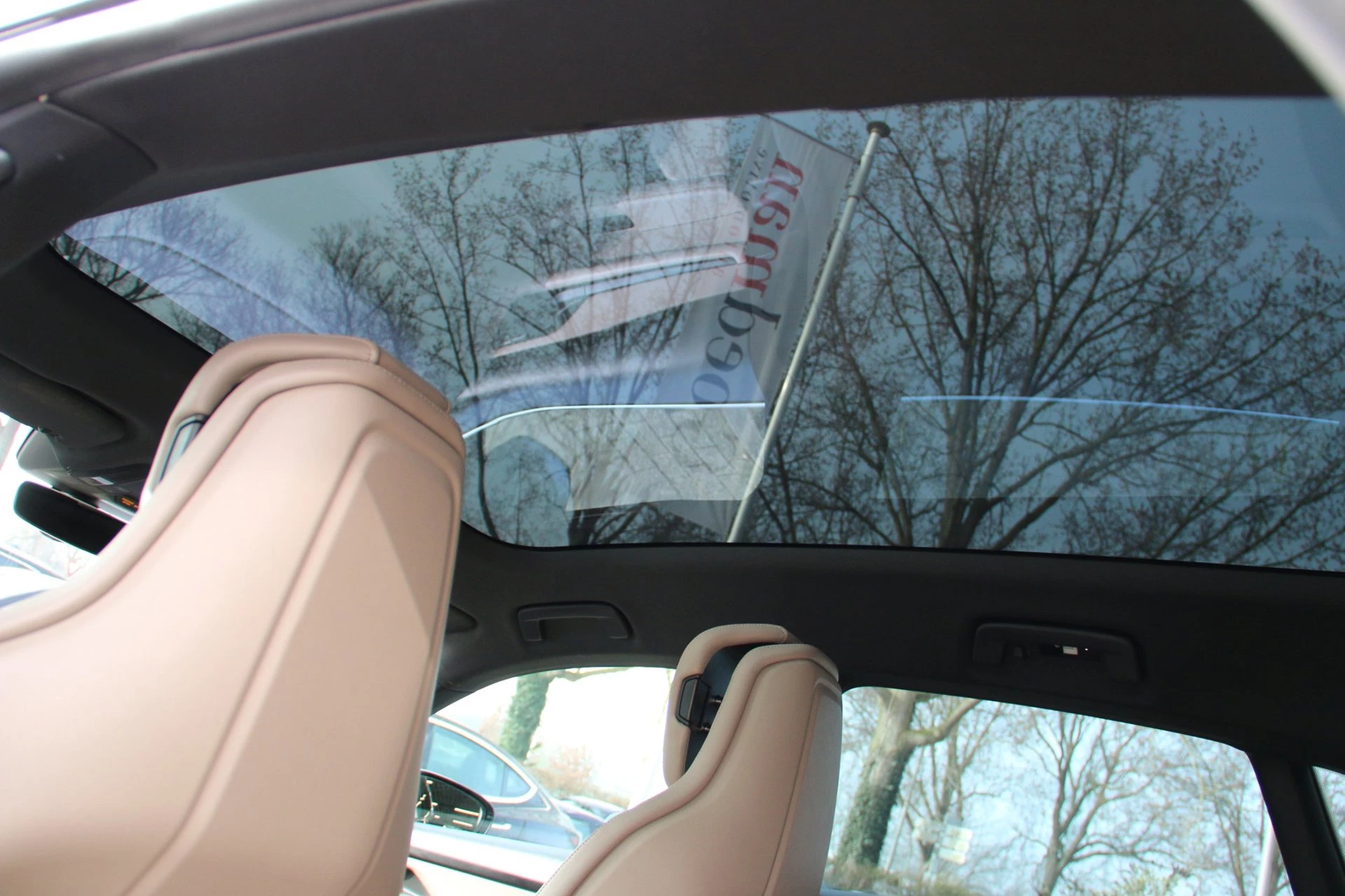 Hoofdafbeelding Porsche Taycan