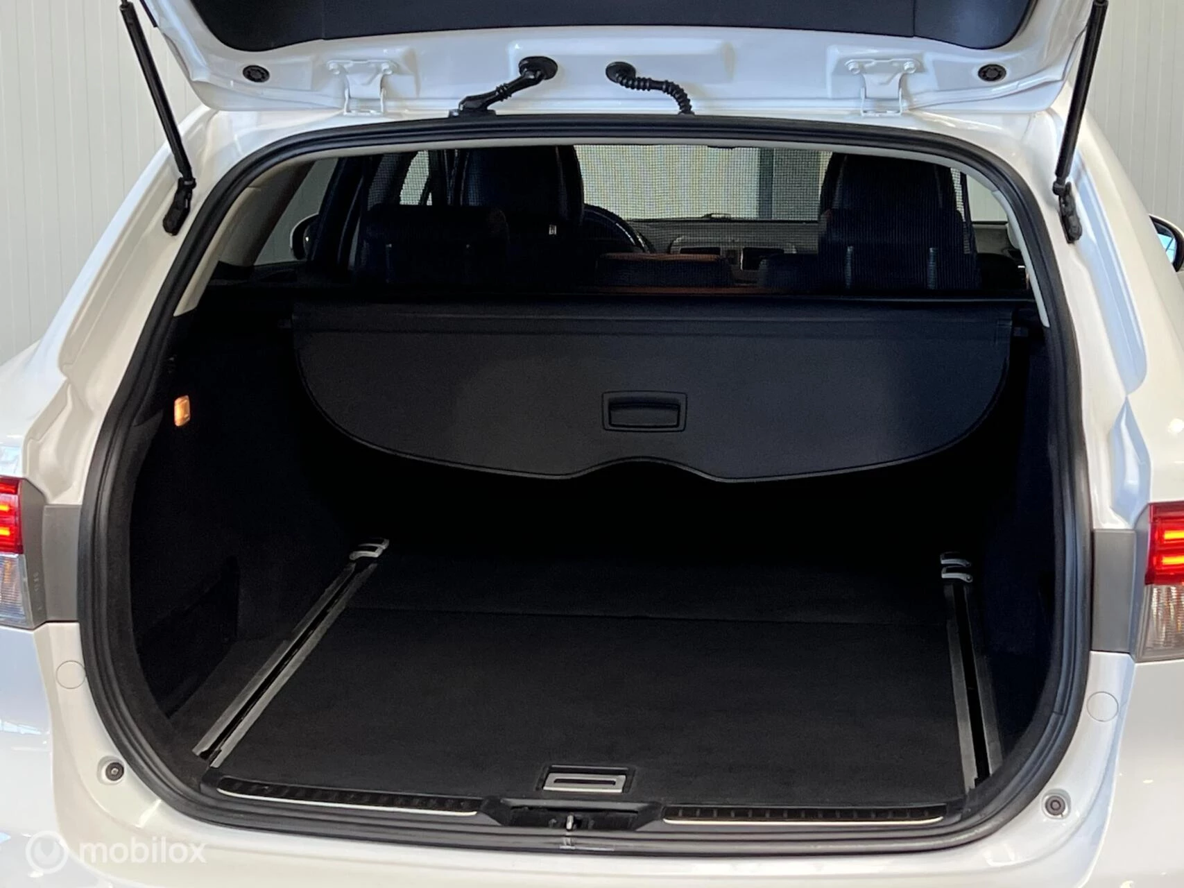 Hoofdafbeelding Toyota Avensis