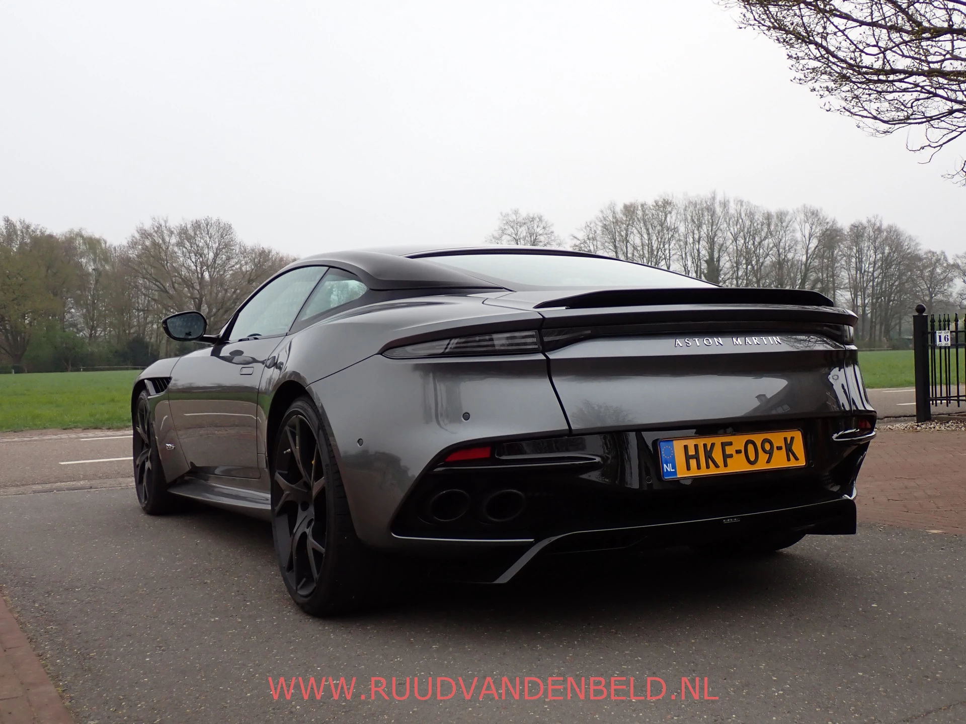 Hoofdafbeelding Aston Martin DBS