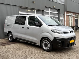 Hoofdafbeelding Citroën Jumpy Citroën Jumpy 2.0 BlueHDI DC Marge BTW en BPM vrij!! Airco Cruise controle Trekhaak 2500kg Navigatiesysteem 5-Persoons Parkeerhulp achter Apple carplay 1e eigenaar Euro 6 Bpm en Btw vrij voor particulier gebruik !!