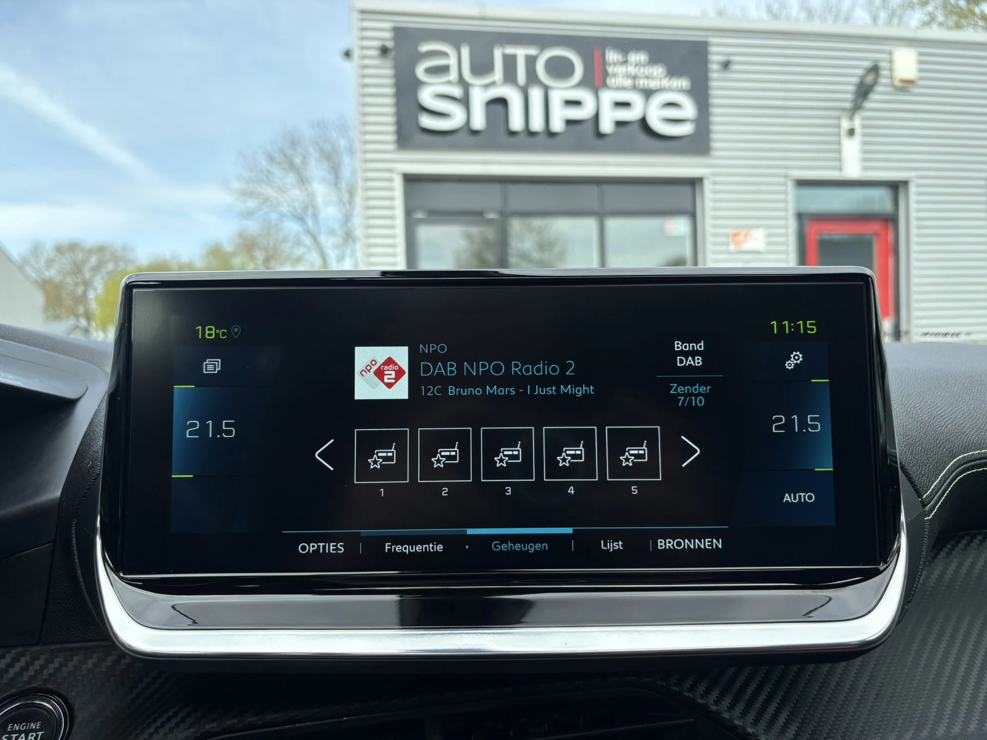 Hoofdafbeelding Peugeot e-2008