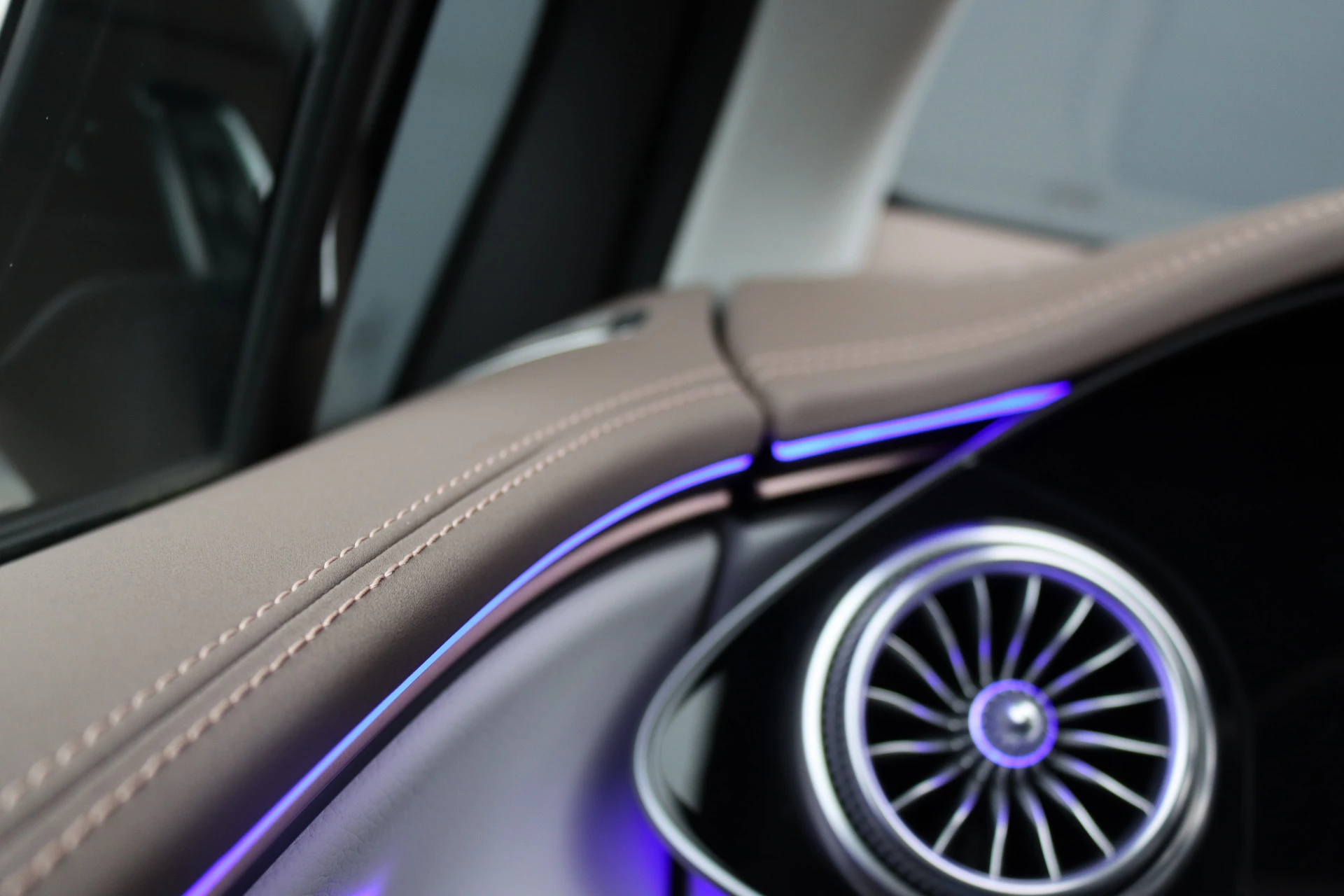 Hoofdafbeelding Mercedes-Benz EQS