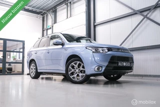Mitsubishi Outlander 2.0 PHEV Instyle+ | Trekhaak | Leder | Navigatie | hybride | NL auto NAP |