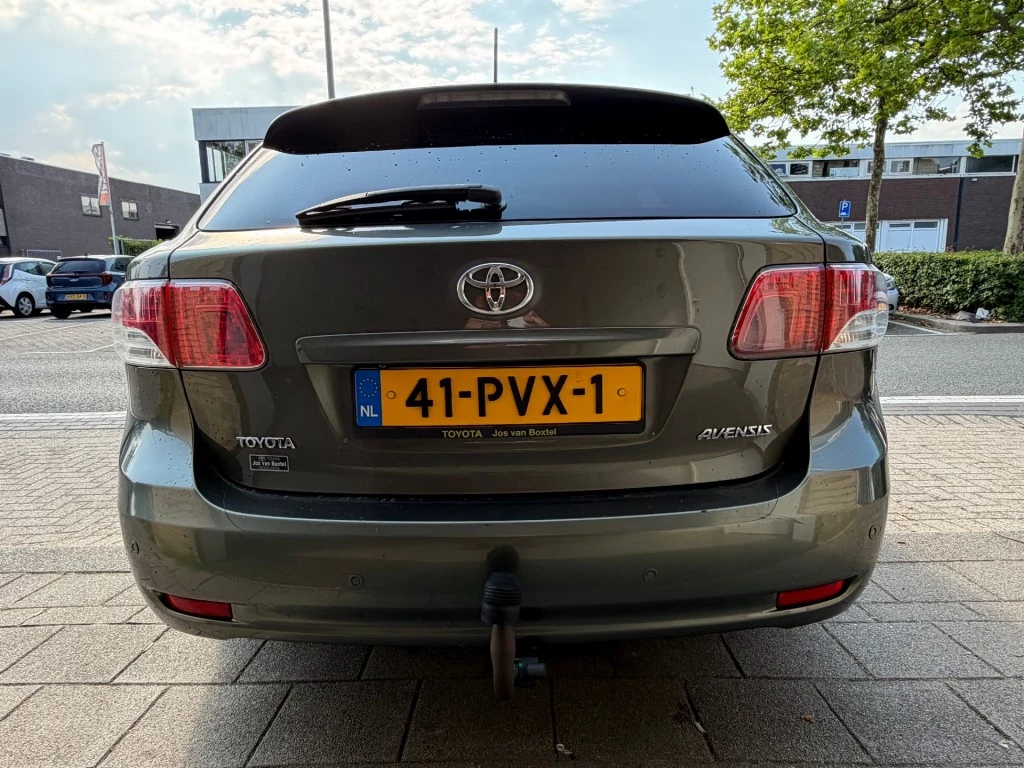 Hoofdafbeelding Toyota Avensis