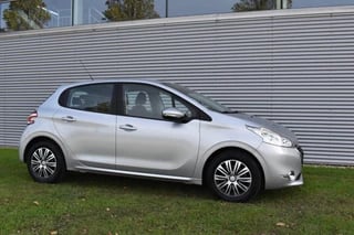 Peugeot 208 1.2 VTi Envy Navigatie CRUISE, PDC, AIRCO, NAP 1e eigenaar