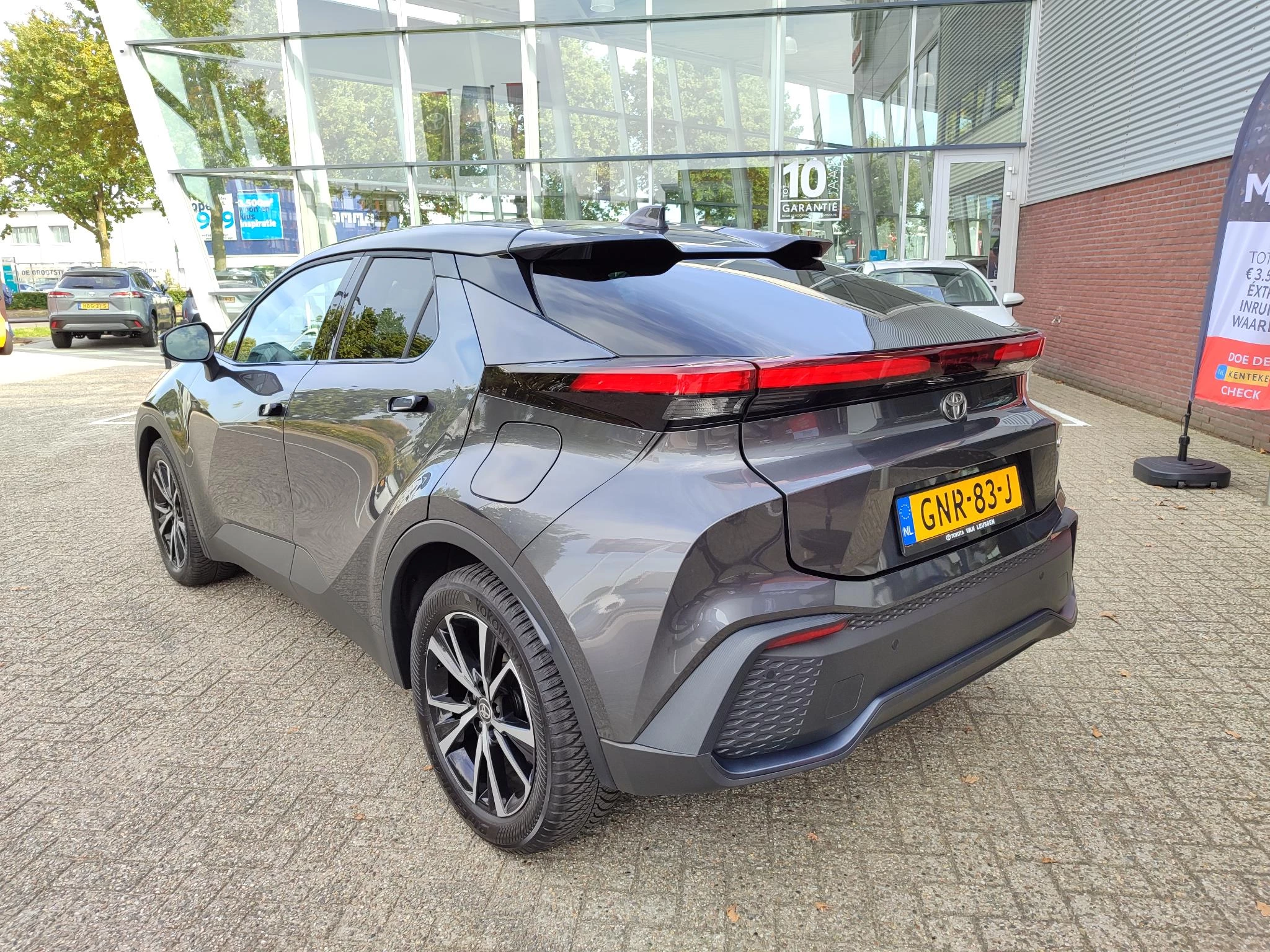 Hoofdafbeelding Toyota C-HR