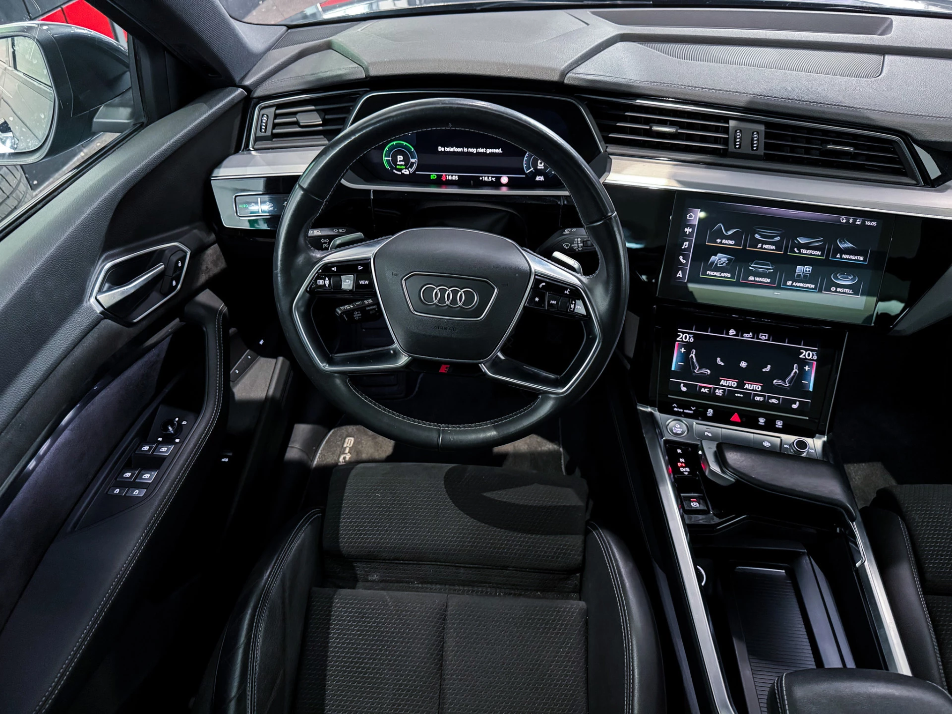 Hoofdafbeelding Audi e-tron