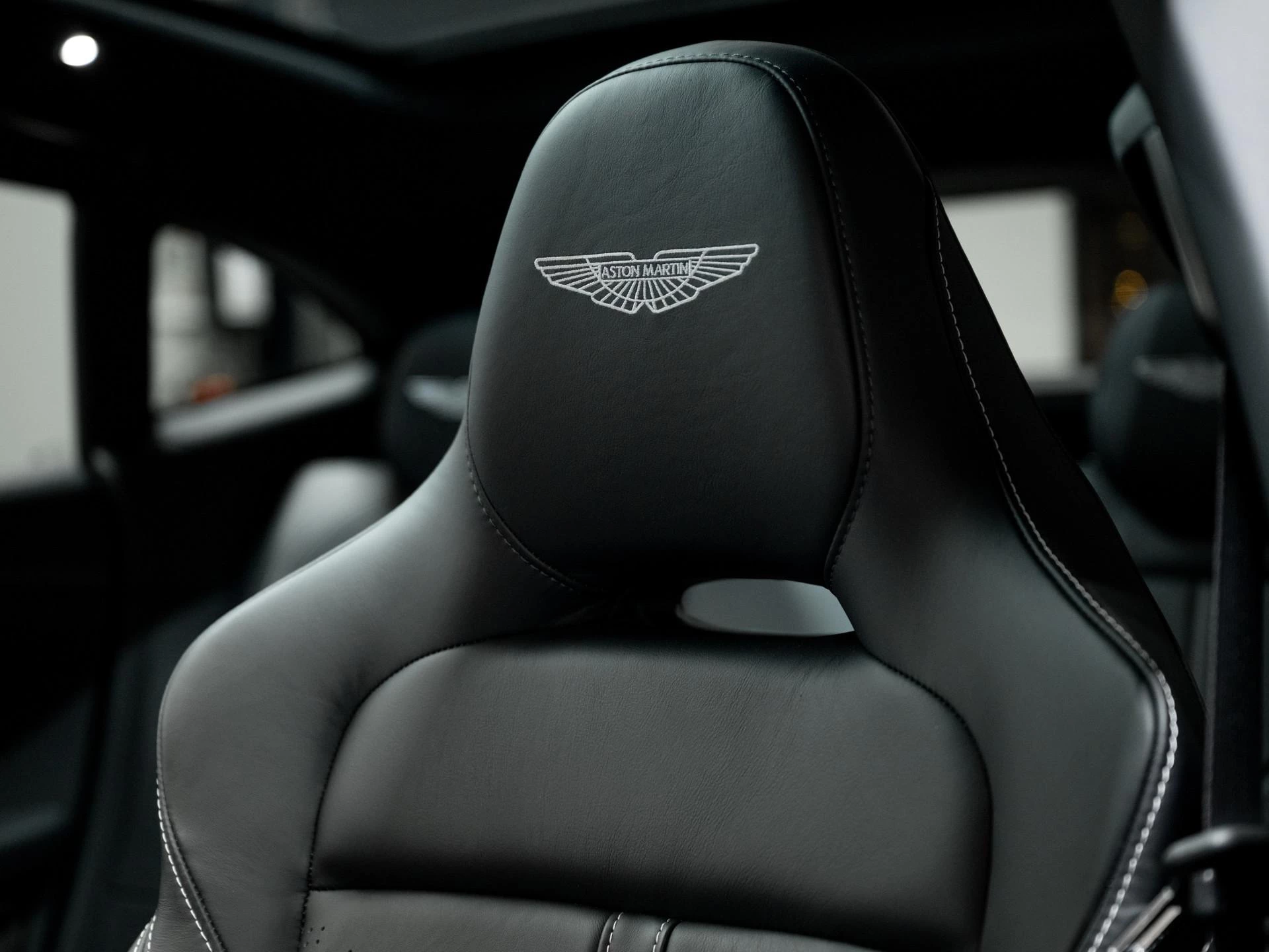 Hoofdafbeelding Aston Martin DBX