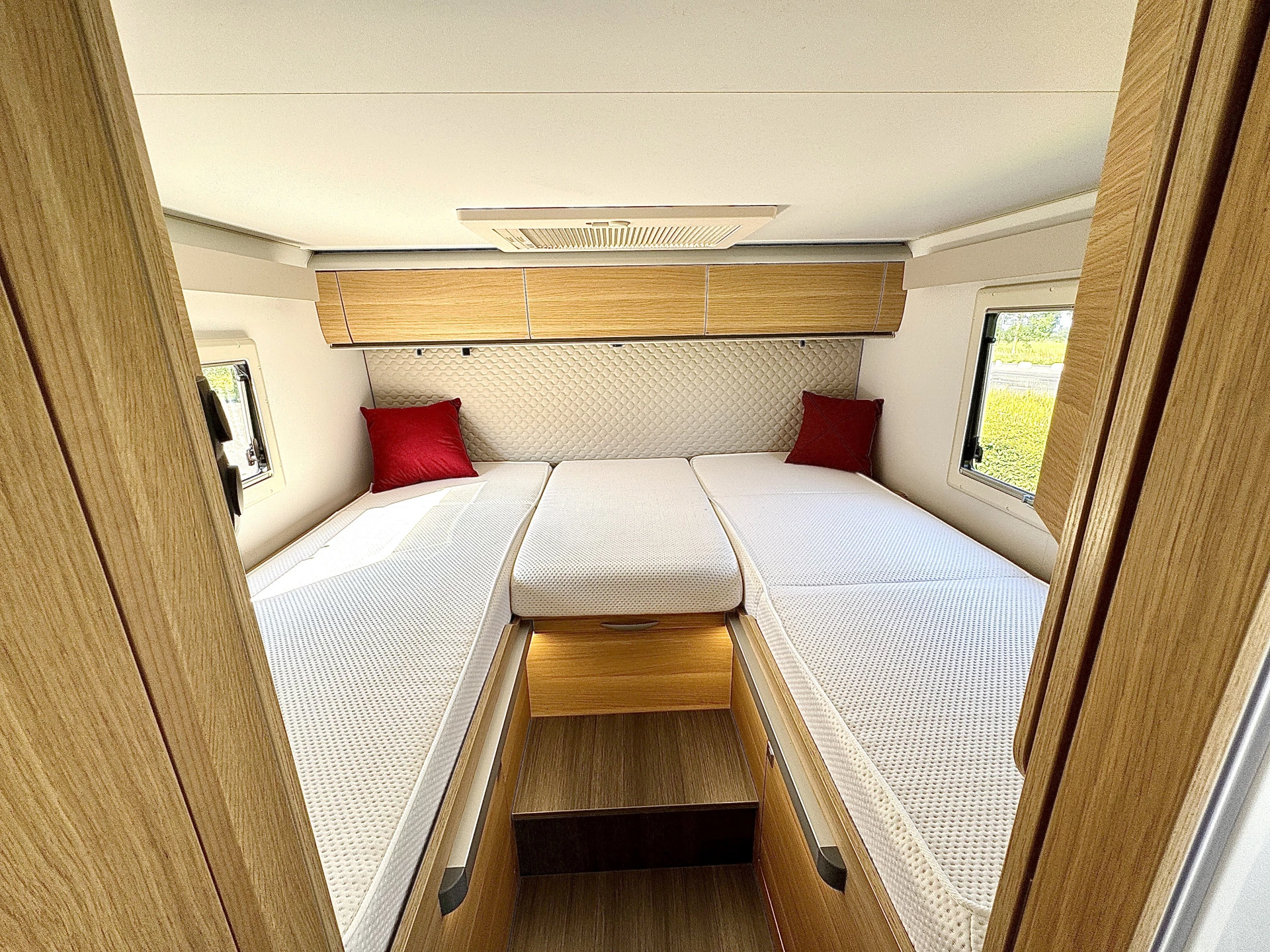 Hoofdafbeelding Adria CORAL 670 SL