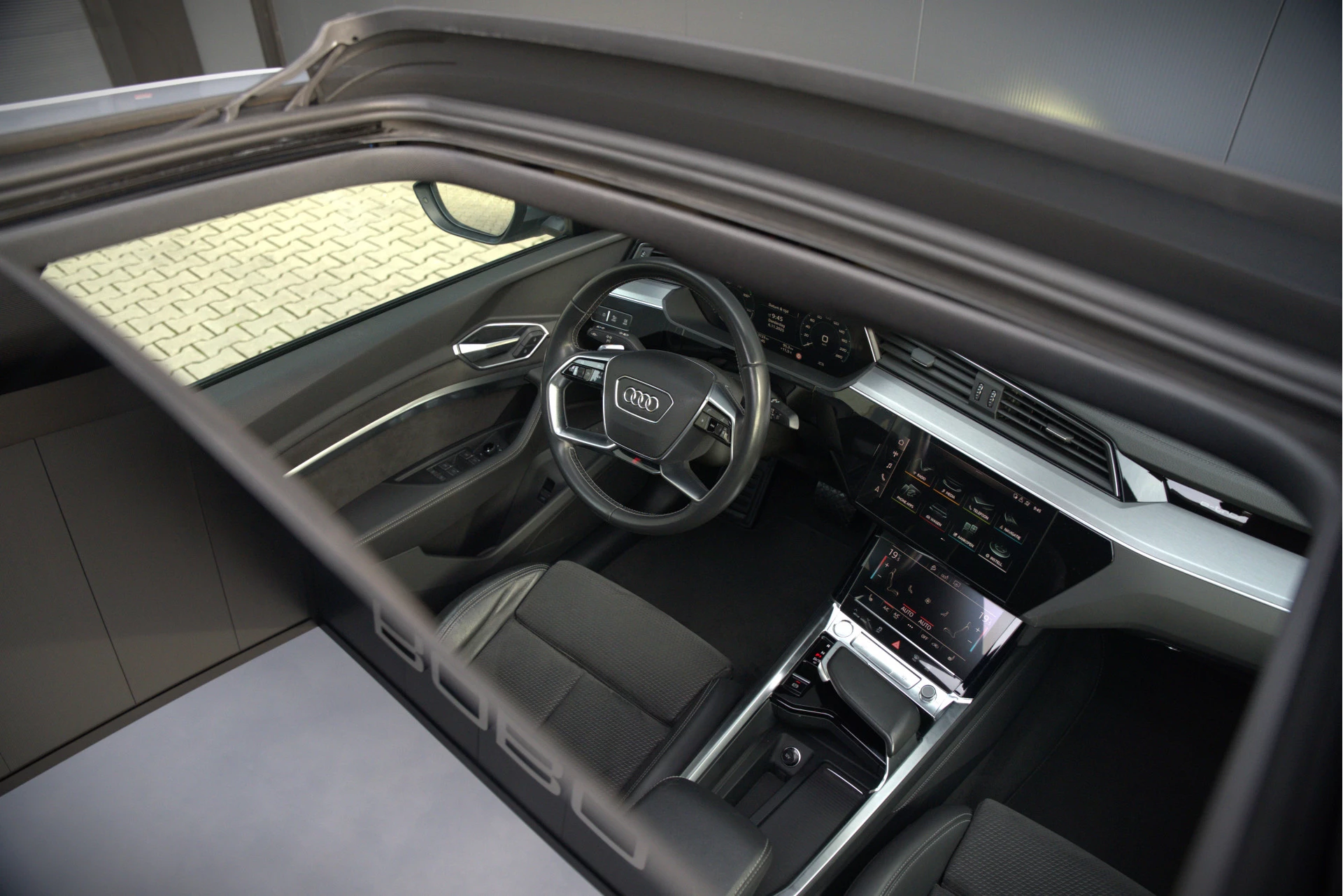 Hoofdafbeelding Audi e-tron