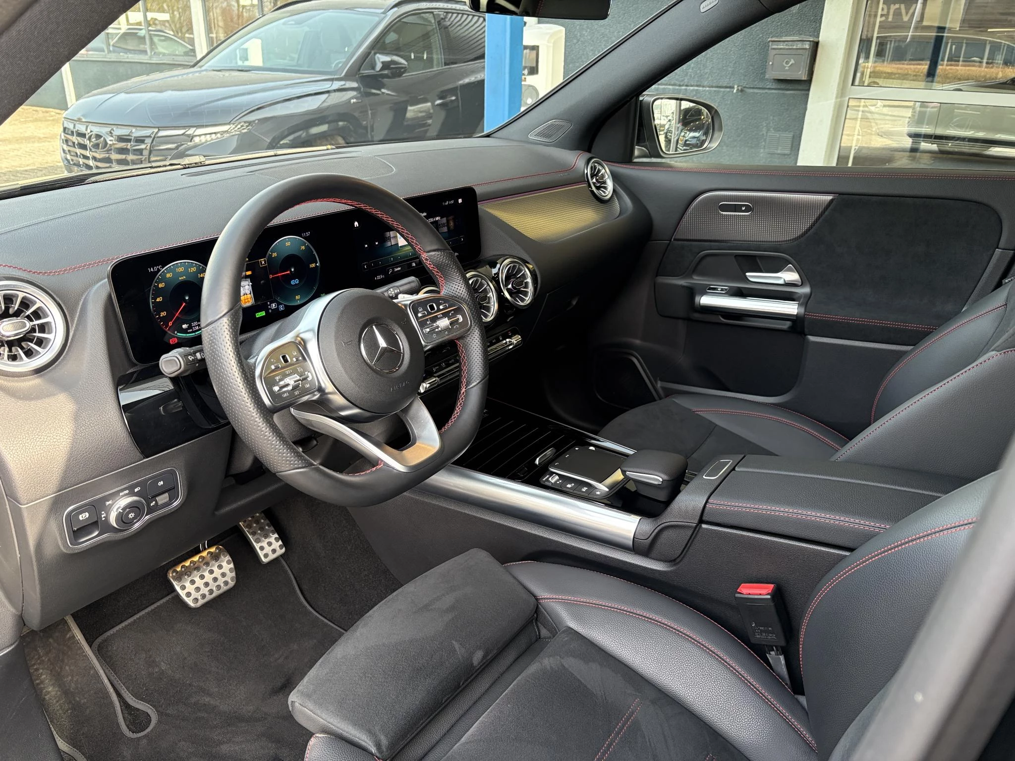 Hoofdafbeelding Mercedes-Benz EQA