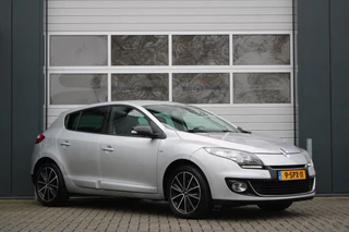 Hoofdafbeelding Renault Mégane Renault Mégane 1.4 TCe Bose Clima/Cruise/Stoelverwarming/Keyless/PDC/LED/Navi/Bluetooth/RadioCD.AUX.USB/17"LM/Trekhaak/APK:01-2027