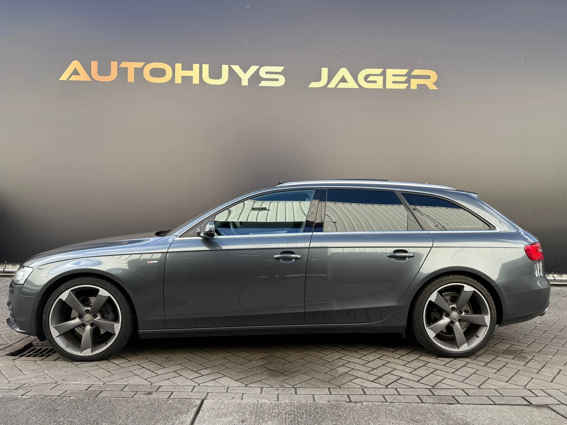 Hoofdafbeelding Audi A4