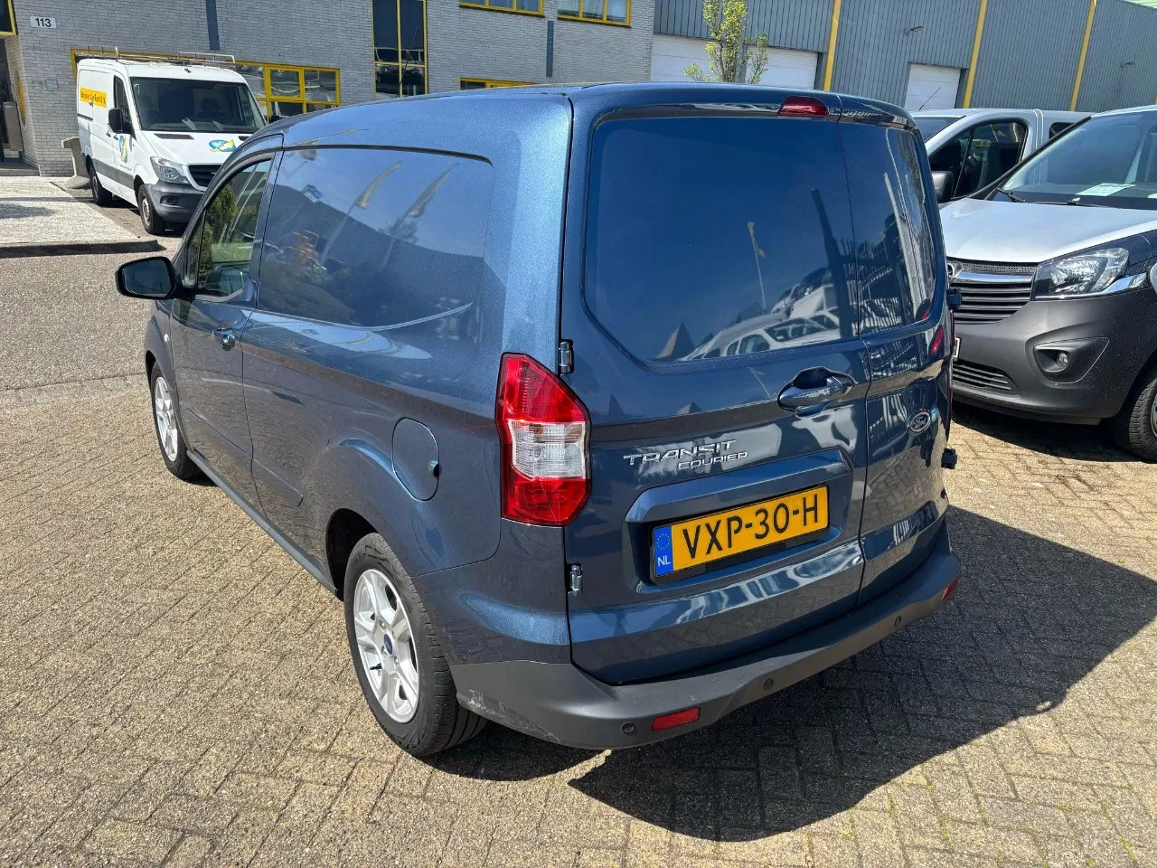 Hoofdafbeelding Ford Transit Courier