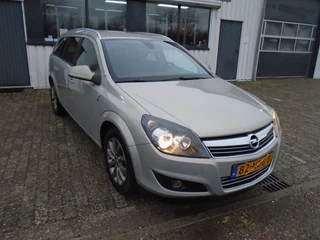 Opel Astra 1.6 COSMO