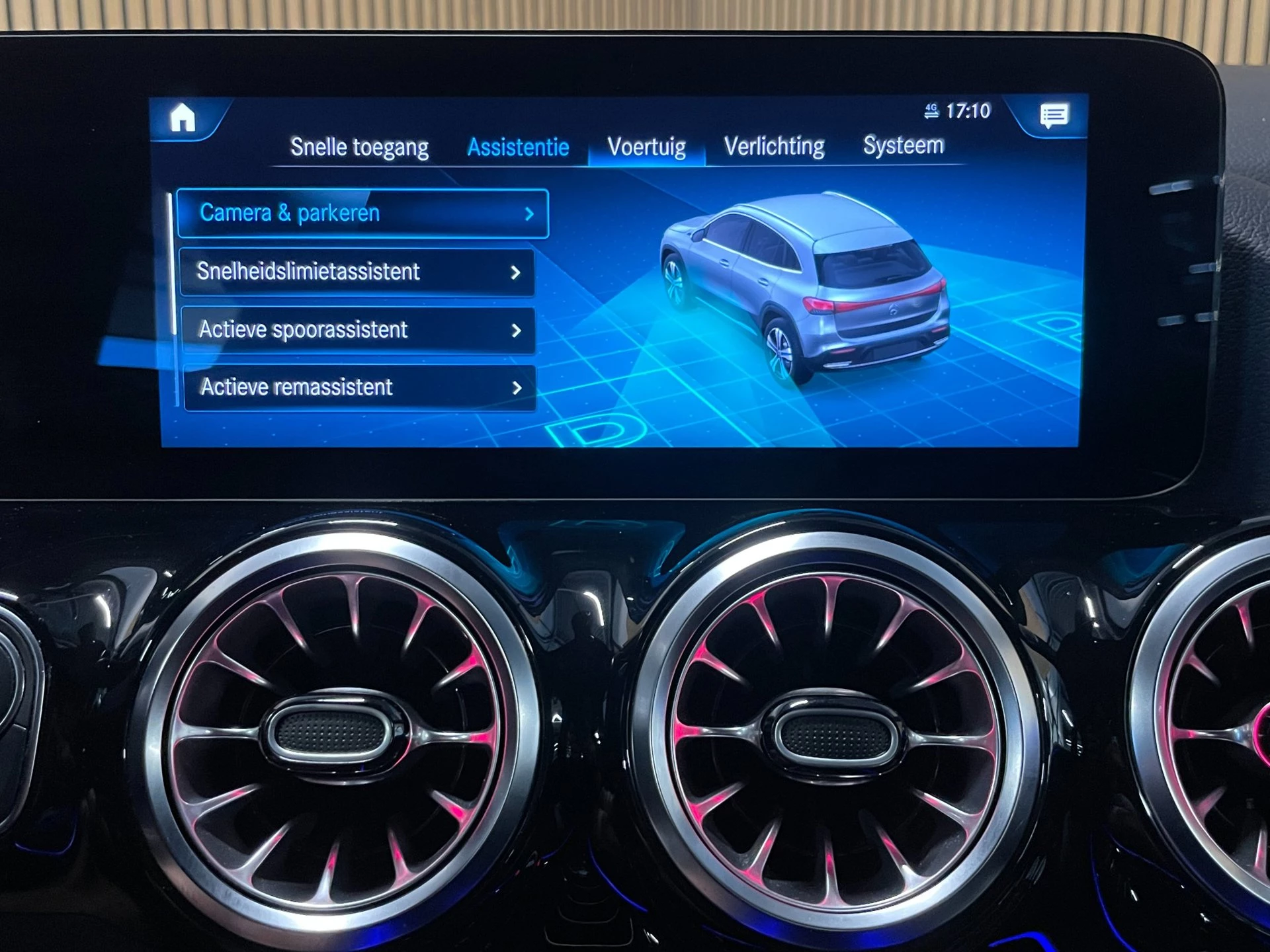 Hoofdafbeelding Mercedes-Benz EQA