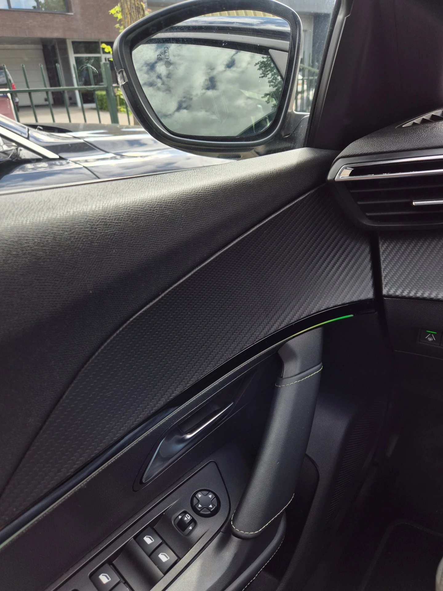 Hoofdafbeelding Peugeot e-2008