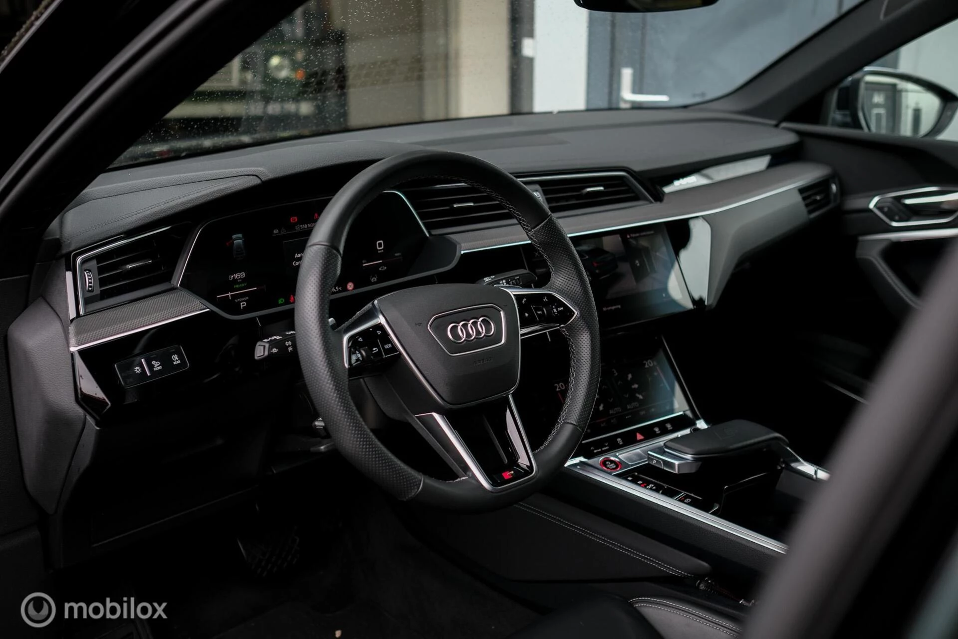 Hoofdafbeelding Audi e-tron