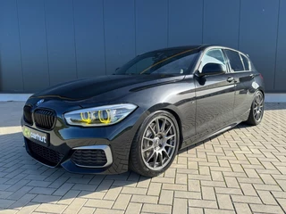 BMW 1 Serie M135I XDRIVE Pano, M perf. demper, Harman Kardon