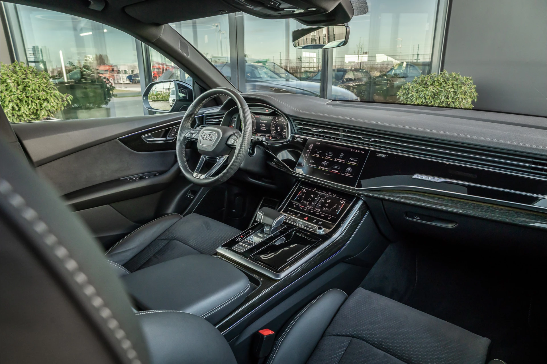 Hoofdafbeelding Audi Q8